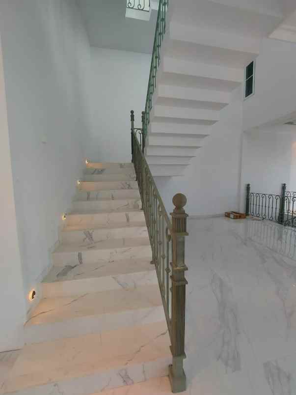 rumah baru design american classic di cilandak