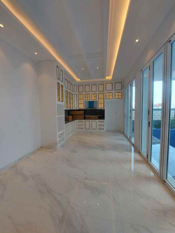 rumah baru design american classic di cilandak