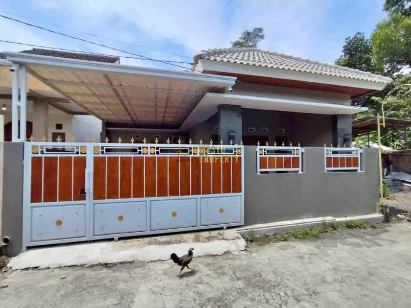 rumah cantik modern 3 menit dari pamella 7