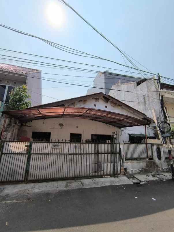 rumah hitung tanah di jl ikan rawamangun jakarta timur