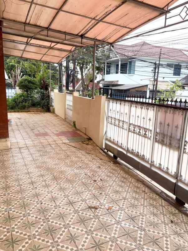 rumah hook di kavling dki pondok kelapa jakarta timur