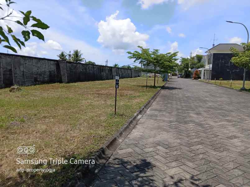 rumah jalan parangtritis km 5