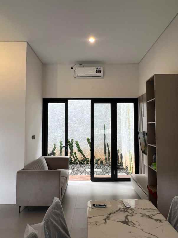 rumah mewah 3 lantai di cipayung jakarta timur