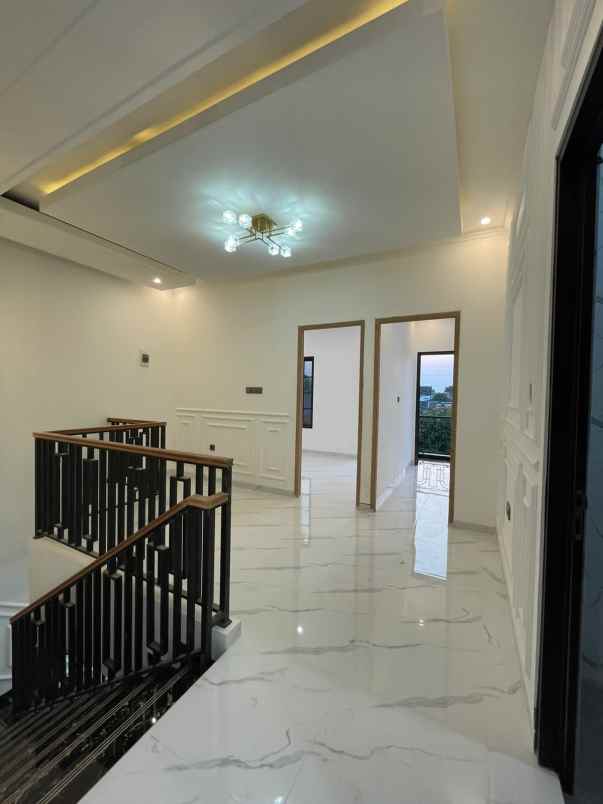 rumah mewah di bintaro 5 menit ke bxchange dan stasiun