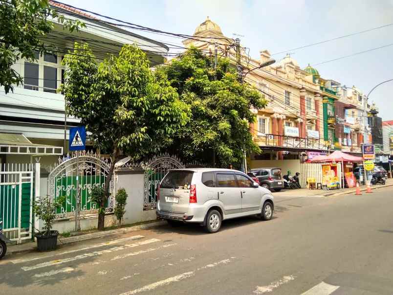 rumah mewah pinggir jalan cocok tuk usaha di galaxy