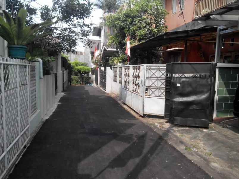 rumah mewah pinggir jalan cocok tuk usaha di galaxy