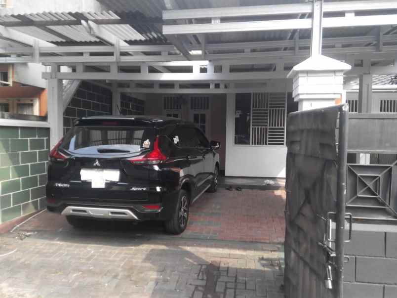 rumah mewah pinggir jalan cocok tuk usaha di galaxy
