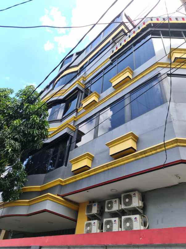 rumah penginapan 50 kamar by oyo cideng jakarta pusat