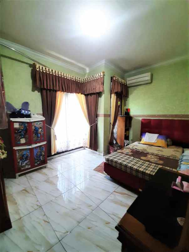 rumah perumahan taman modern