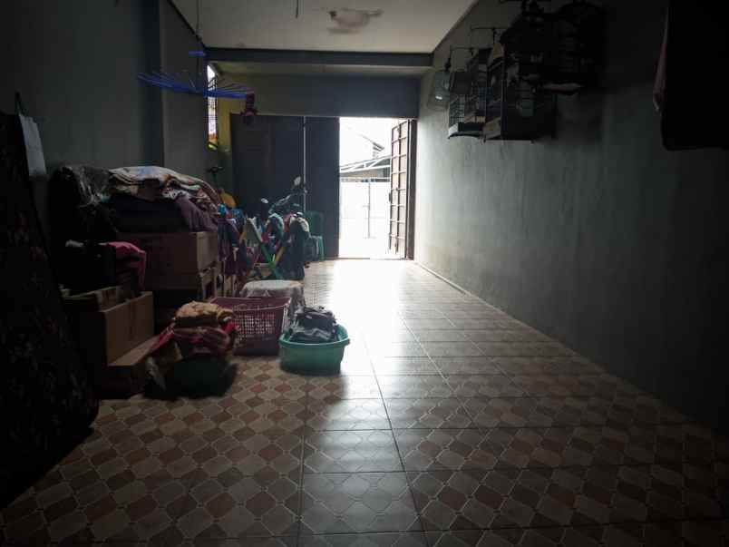 rumah second 3 lantai strategis di cipayung depok