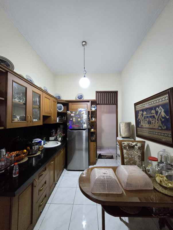 rumah second dalam komplek elite di duren sawit jaktim