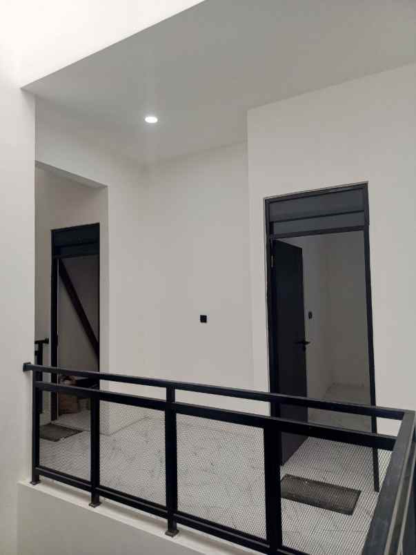rumah secondary terawat full furnisg
