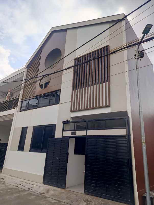 rumah secondary terawat full furnisg