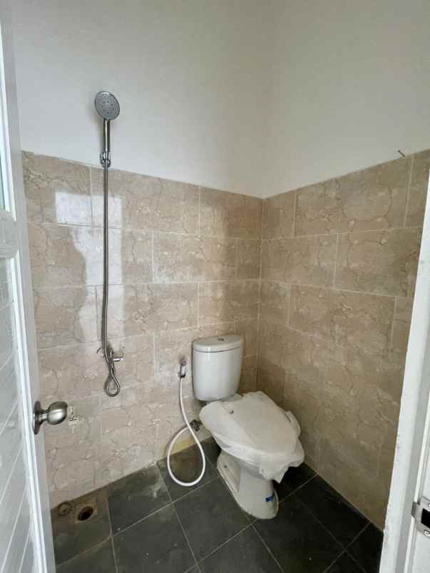 rumah siap huni dalam cluster di tangerang selatan