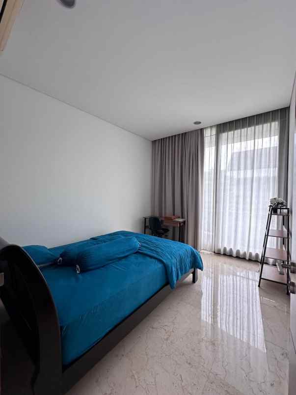 rumah siap huni di kemang timur raya jakarta selatan