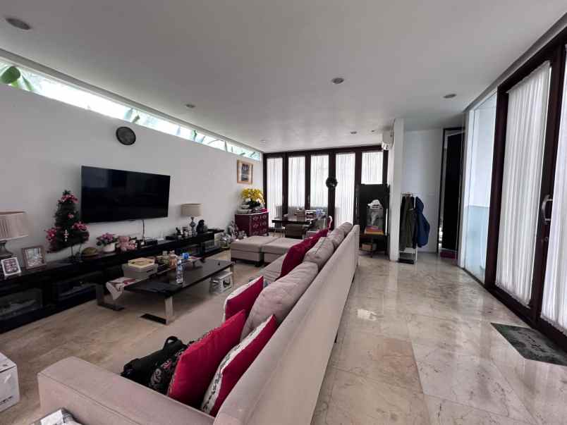 rumah siap huni di kemang timur raya jakarta selatan