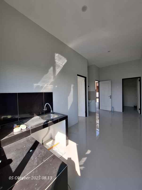 rumah siap huni lokasi strategis di banyumanik