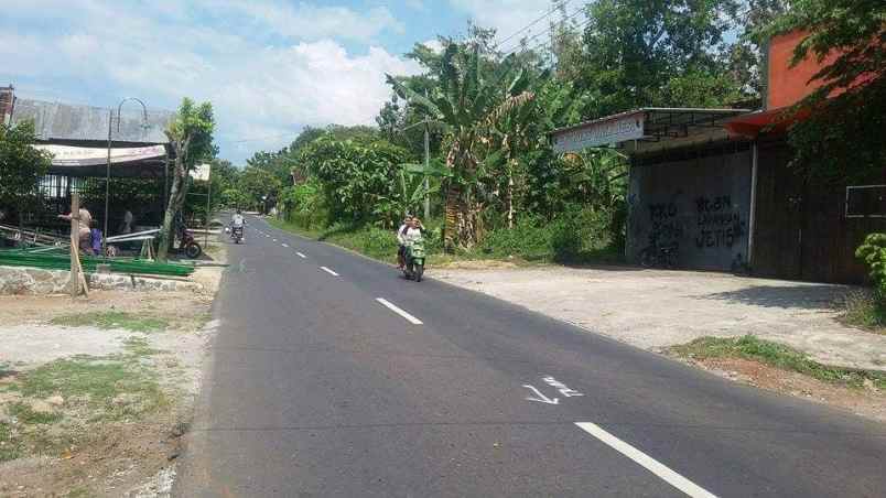 rumah tepi jl raya lawu