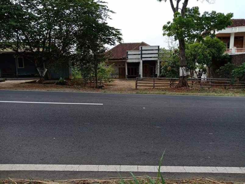 rumah tepi jl raya lawu