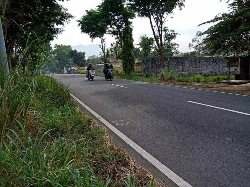 rumah tepi jl raya lawu