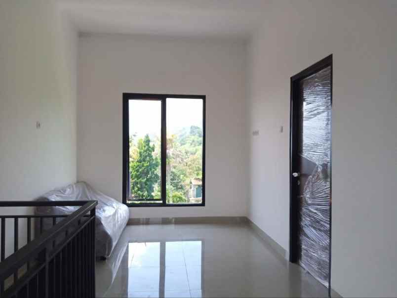 rumah villa cipanas cuma 10 k m ke puncak pass