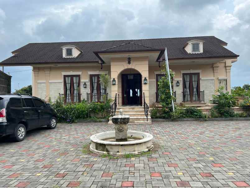 rumah villa mewah kawasan wisata tawangmangu