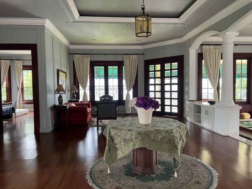 rumah villa mewah kawasan wisata tawangmangu