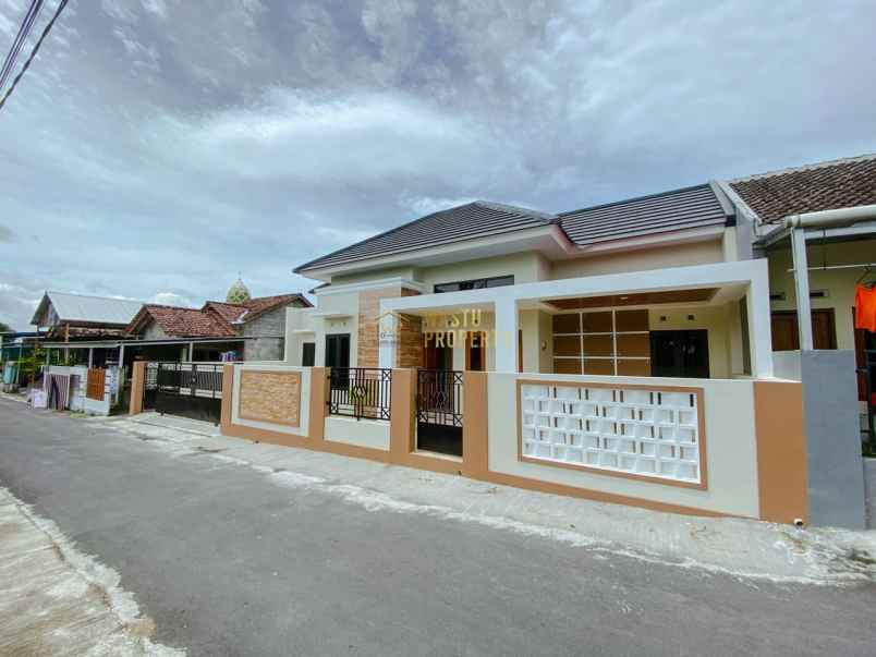 sambi house rumah cantik di kalasan yogya