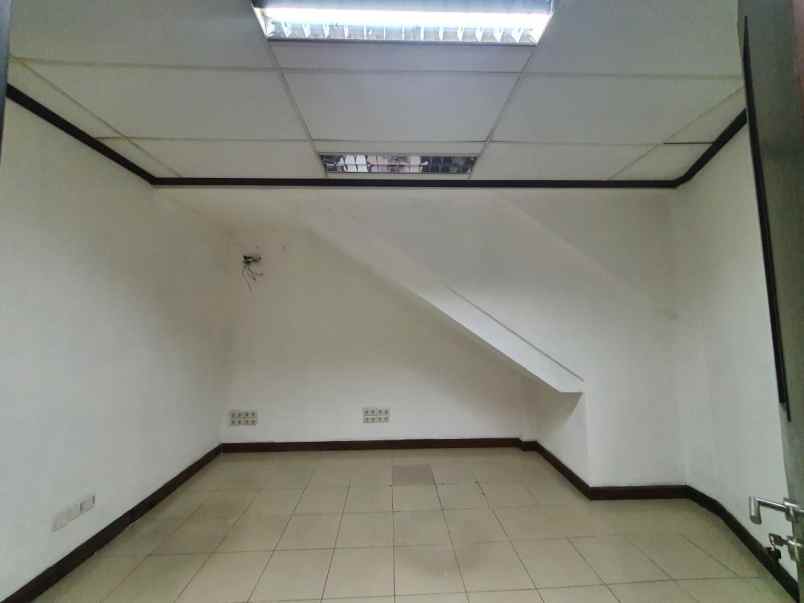 sewa ruko di roxy mas kondisi rapih