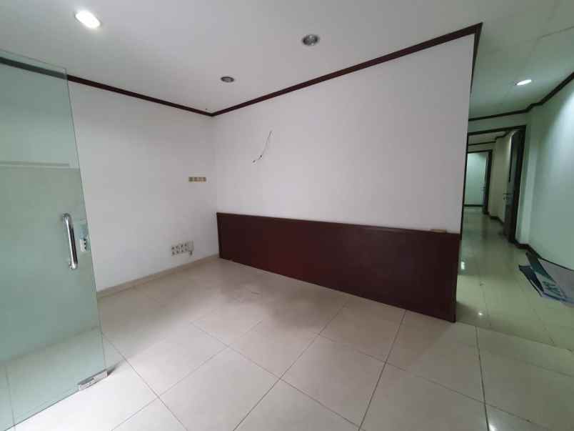 sewa ruko di roxy mas kondisi rapih