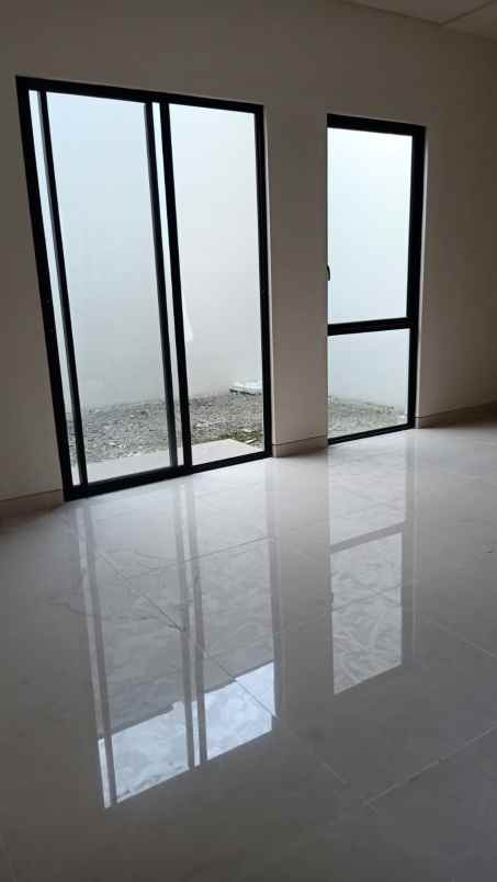 baru gress central park juanda