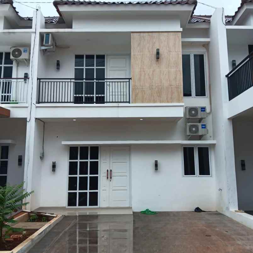 cluster 12 unit sold 5 unit dekat exit toll jatibening