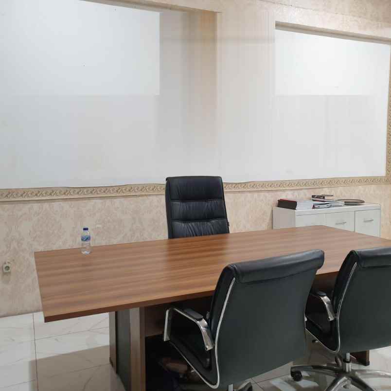 dijual gedung siap pakai strategis di area tanah abang