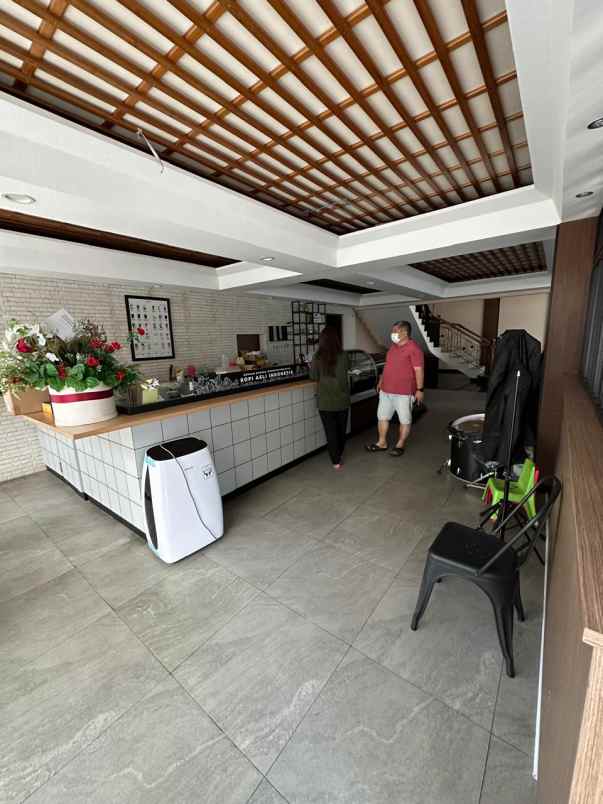 dijual hotel royal regal surabaya