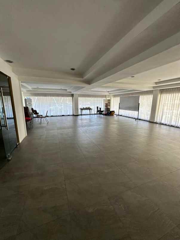 dijual hotel royal regal surabaya