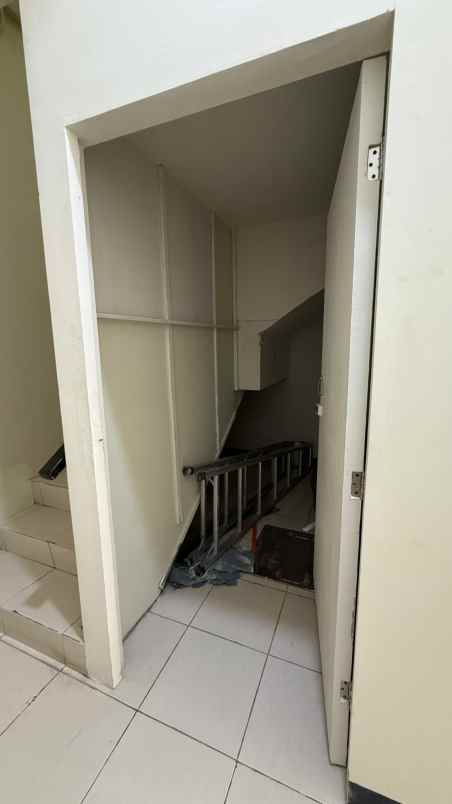 dijual ruko gudang kantor este merr