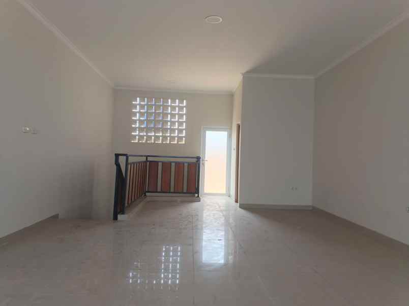 dijual ruko gudang kantor jalan pondok kacang timur