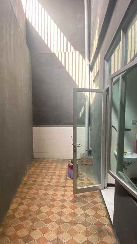 dijual ruko gudang kantor jalan raya hulaan