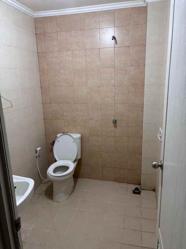 dijual ruko gudang kantor rukan green lake city