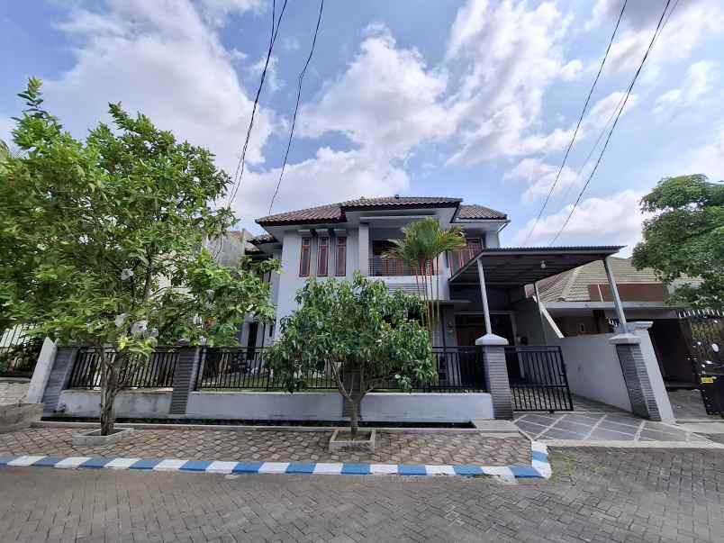 dijual rumah 2 lantai dekat kampus uin jember
