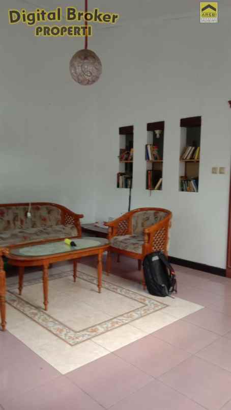 dijual rumah antapani