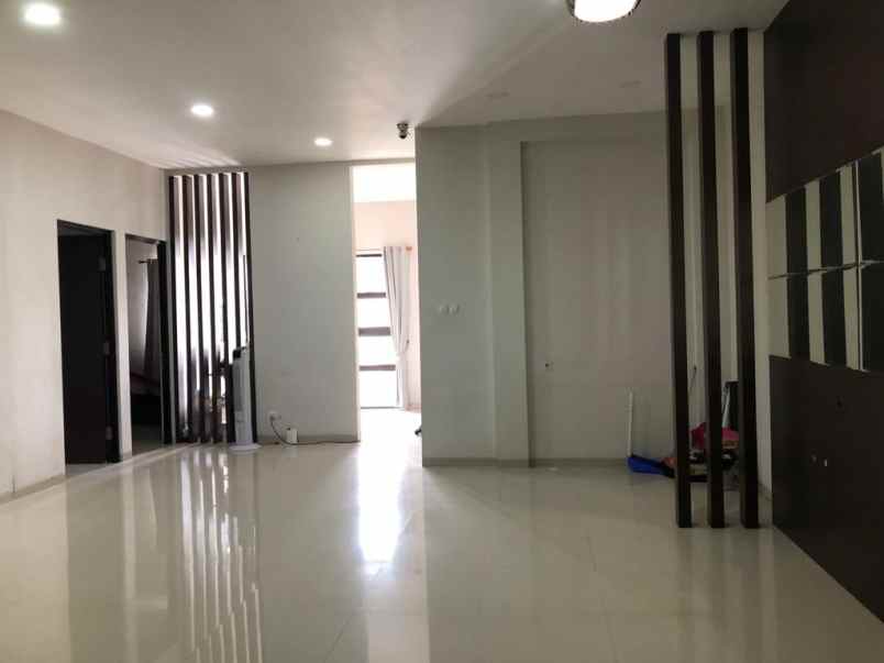 dijual rumah babatan pantai