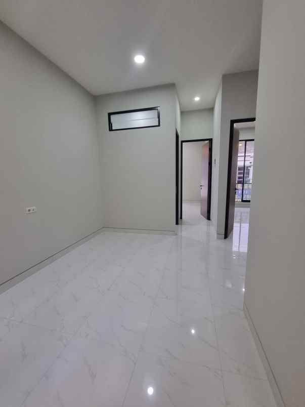 dijual rumah babatan pantai