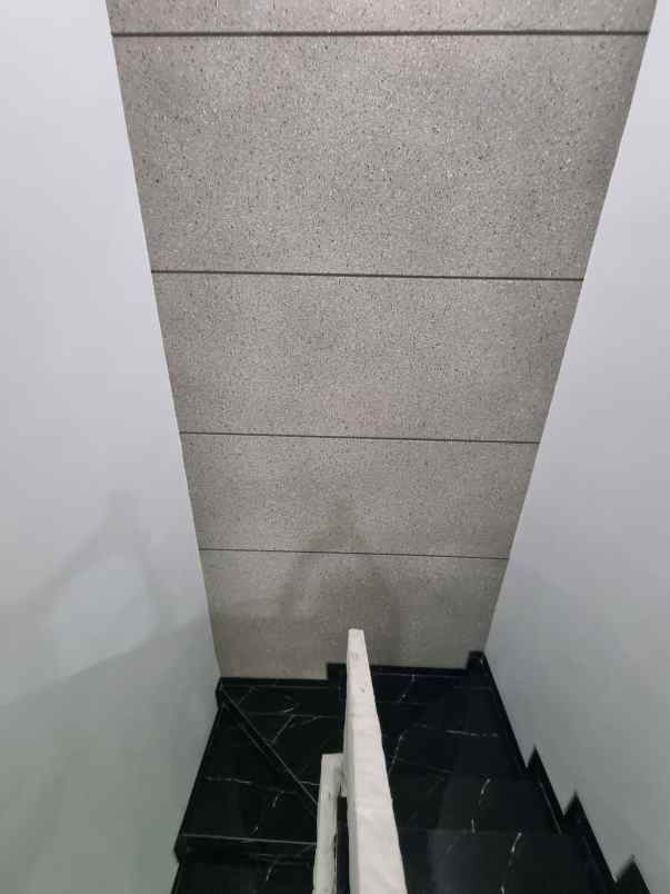 dijual rumah babatan pantai