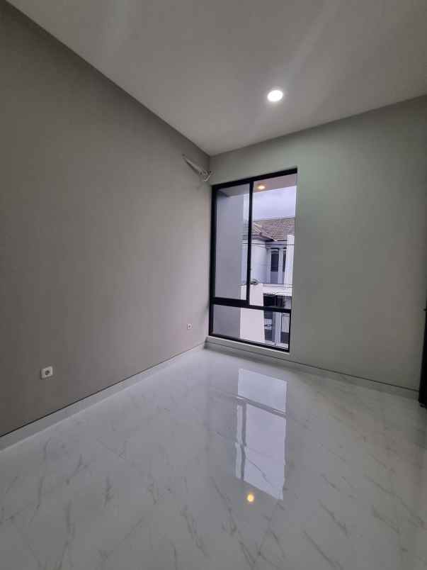 dijual rumah babatan pantai