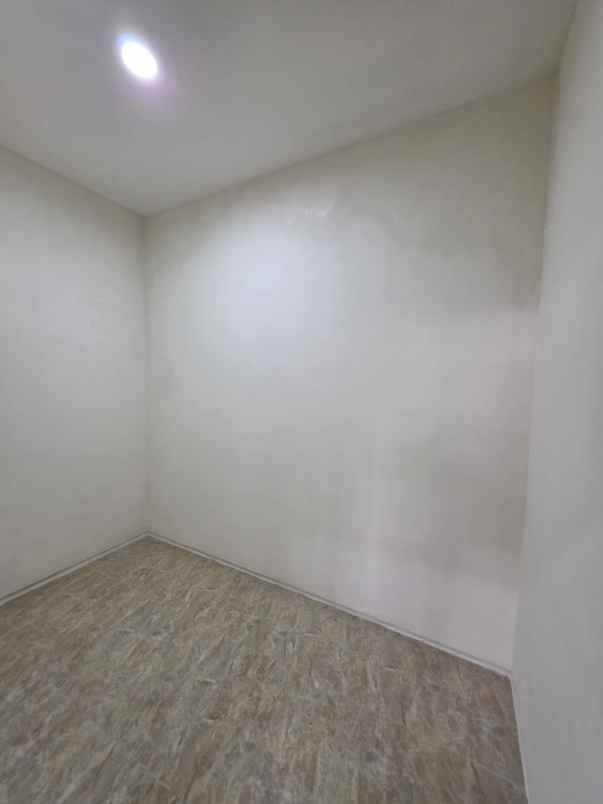 dijual rumah babatan pantai