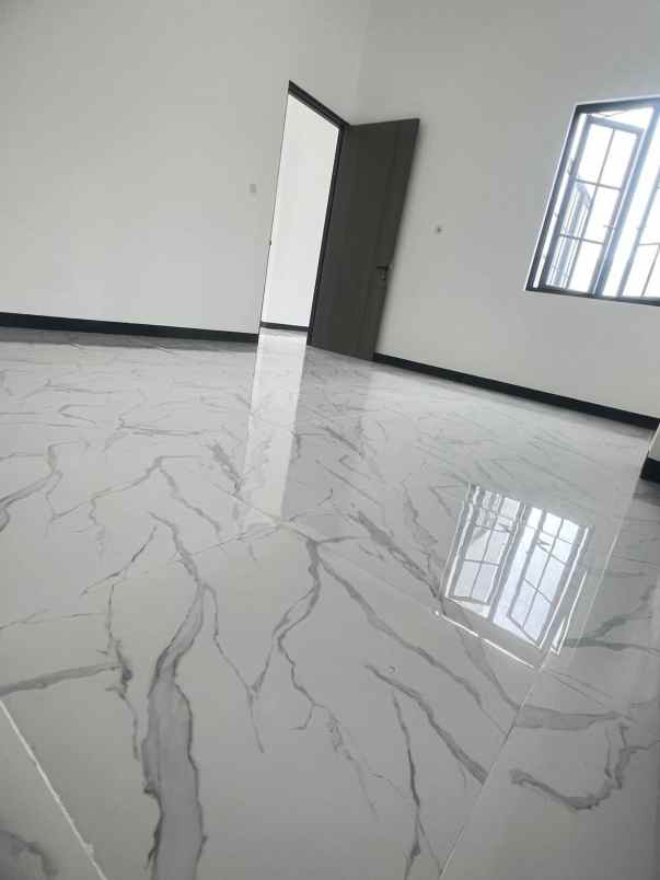 dijual rumah babatan pantai