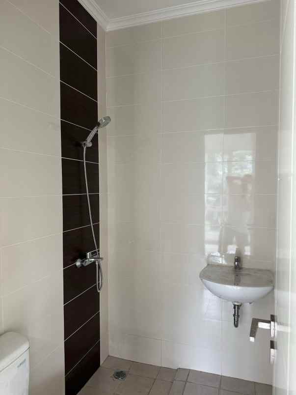 dijual rumah baru di cluster edison gading serpong