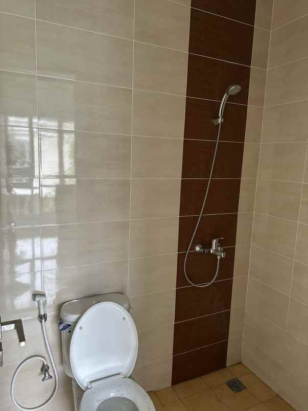 dijual rumah baru di cluster edison gading serpong