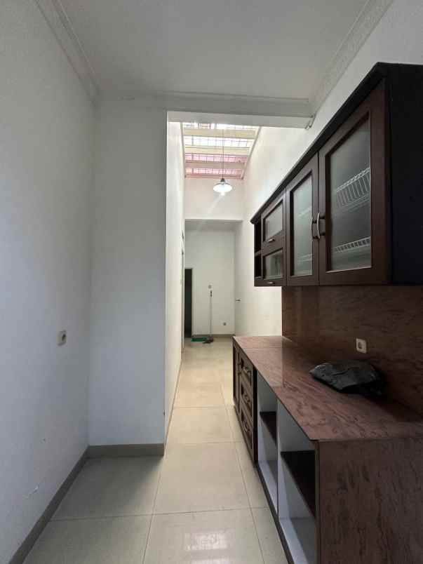 dijual rumah batununggal